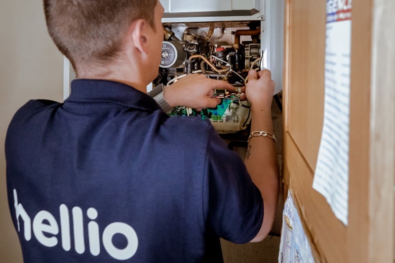 professionnel-hellio-repare-chaudiere-1